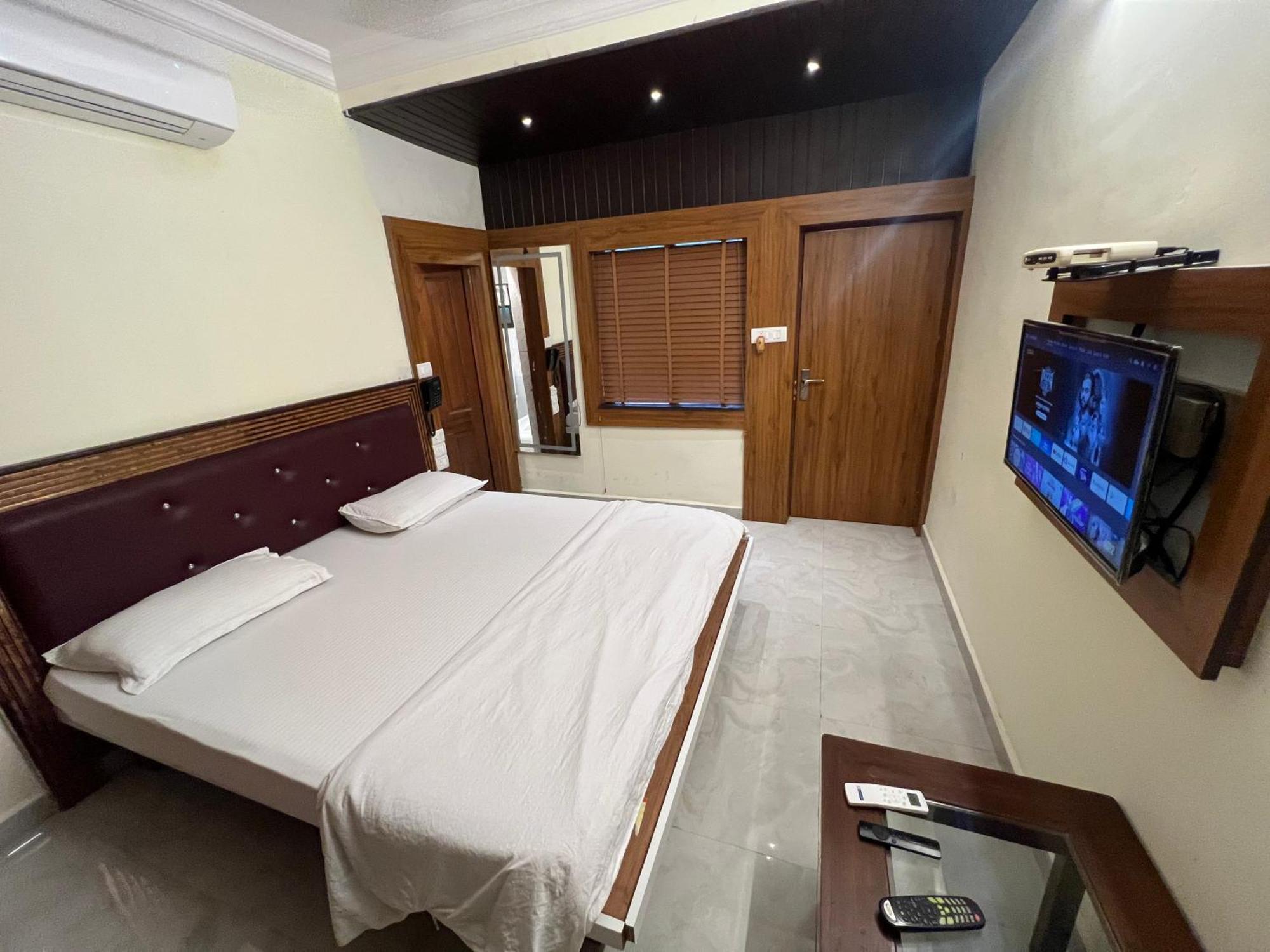 Royal Palms Luxury Service Apartment Nagpur Exterior photo