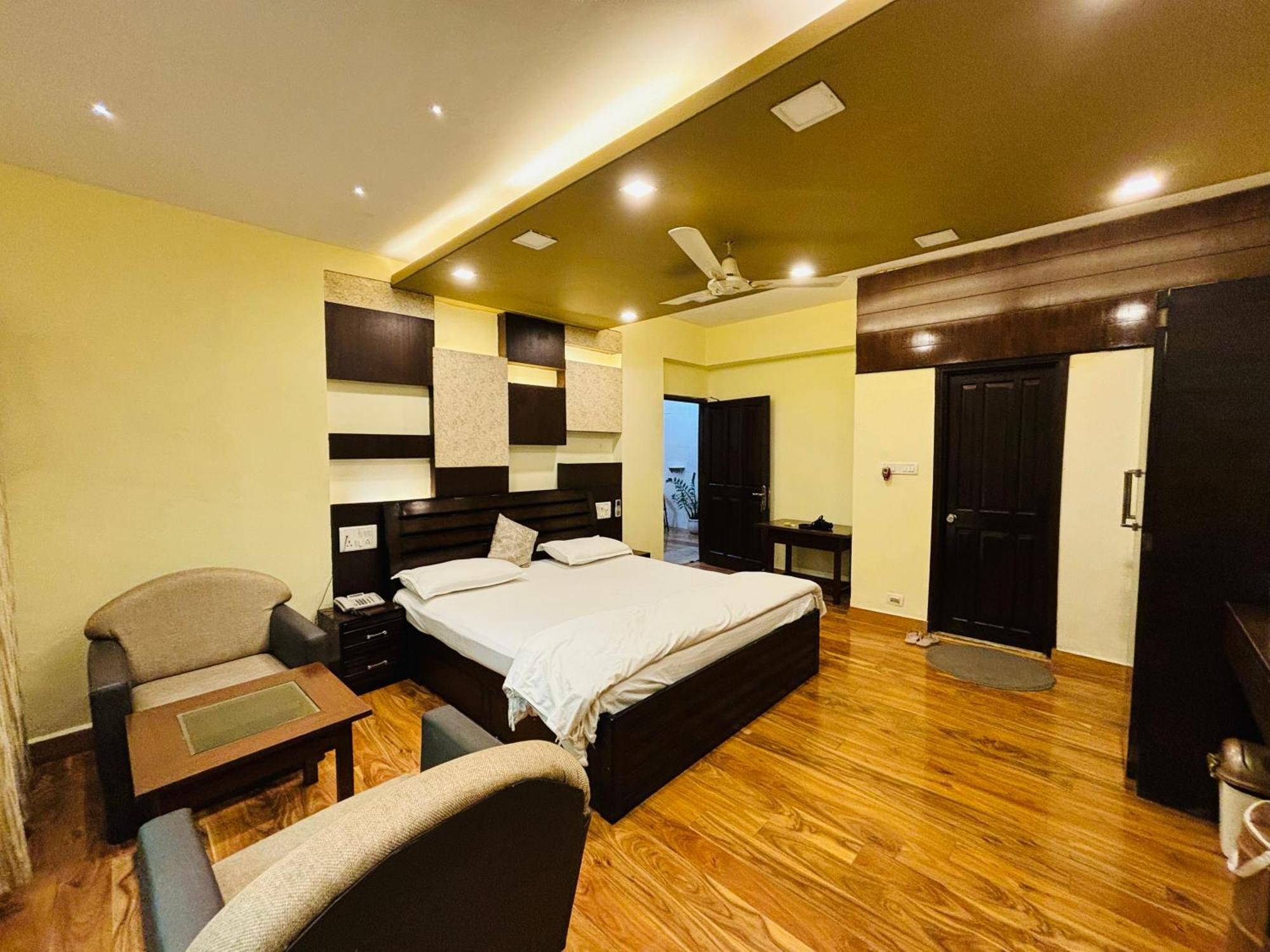 Royal Palms Luxury Service Apartment Nagpur Exterior photo
